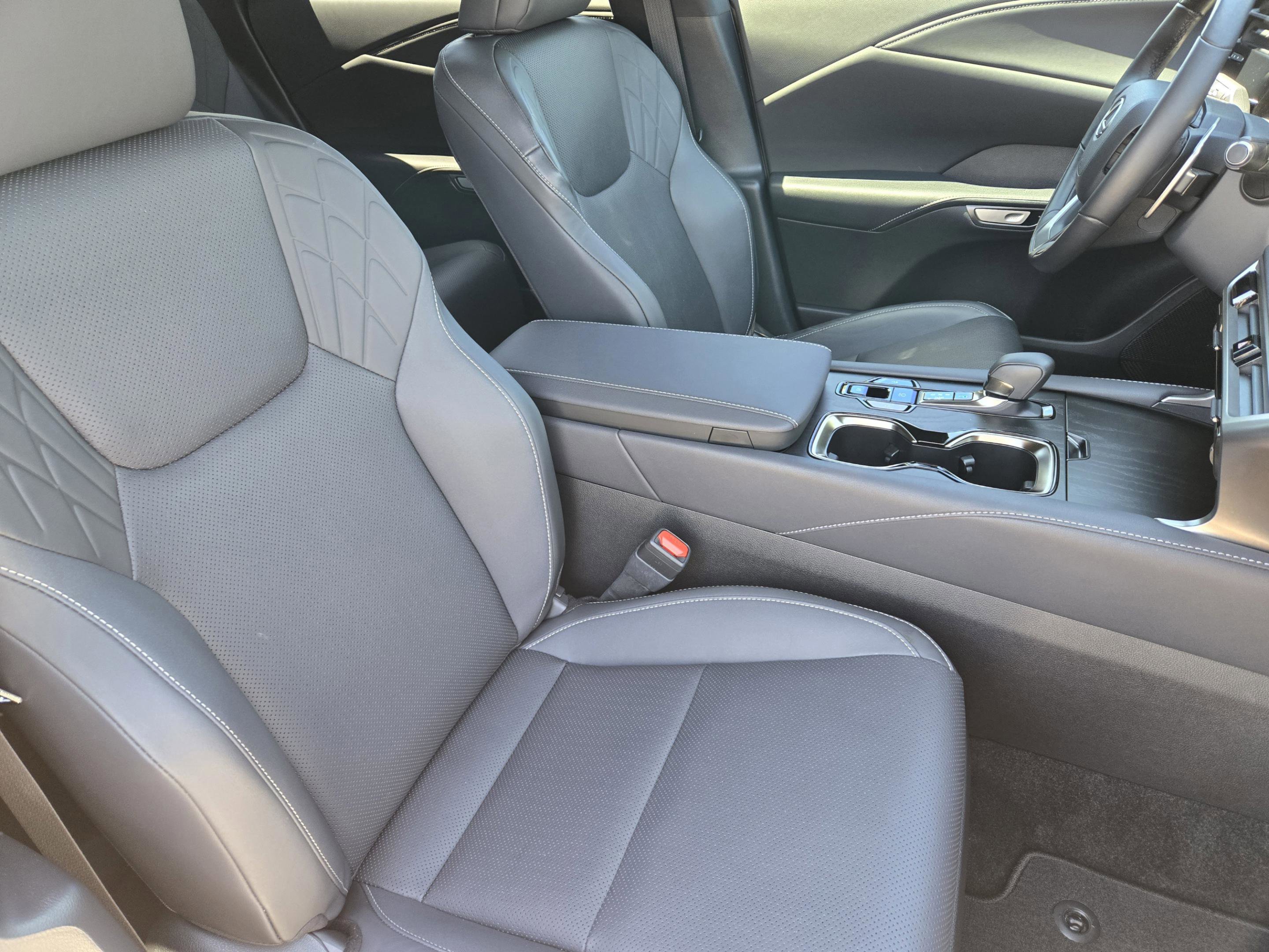 Used 2024 Lexus RX 350 Premium w/ Cold Area Package FWD image 10