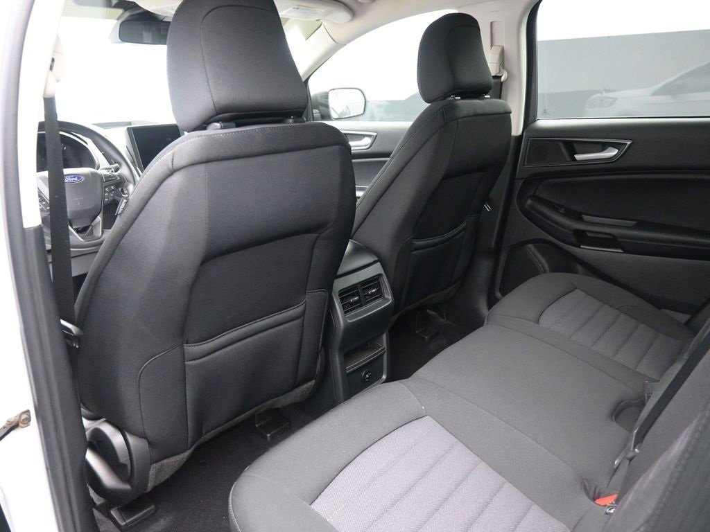 Used 2024 Ford Edge SE image 12