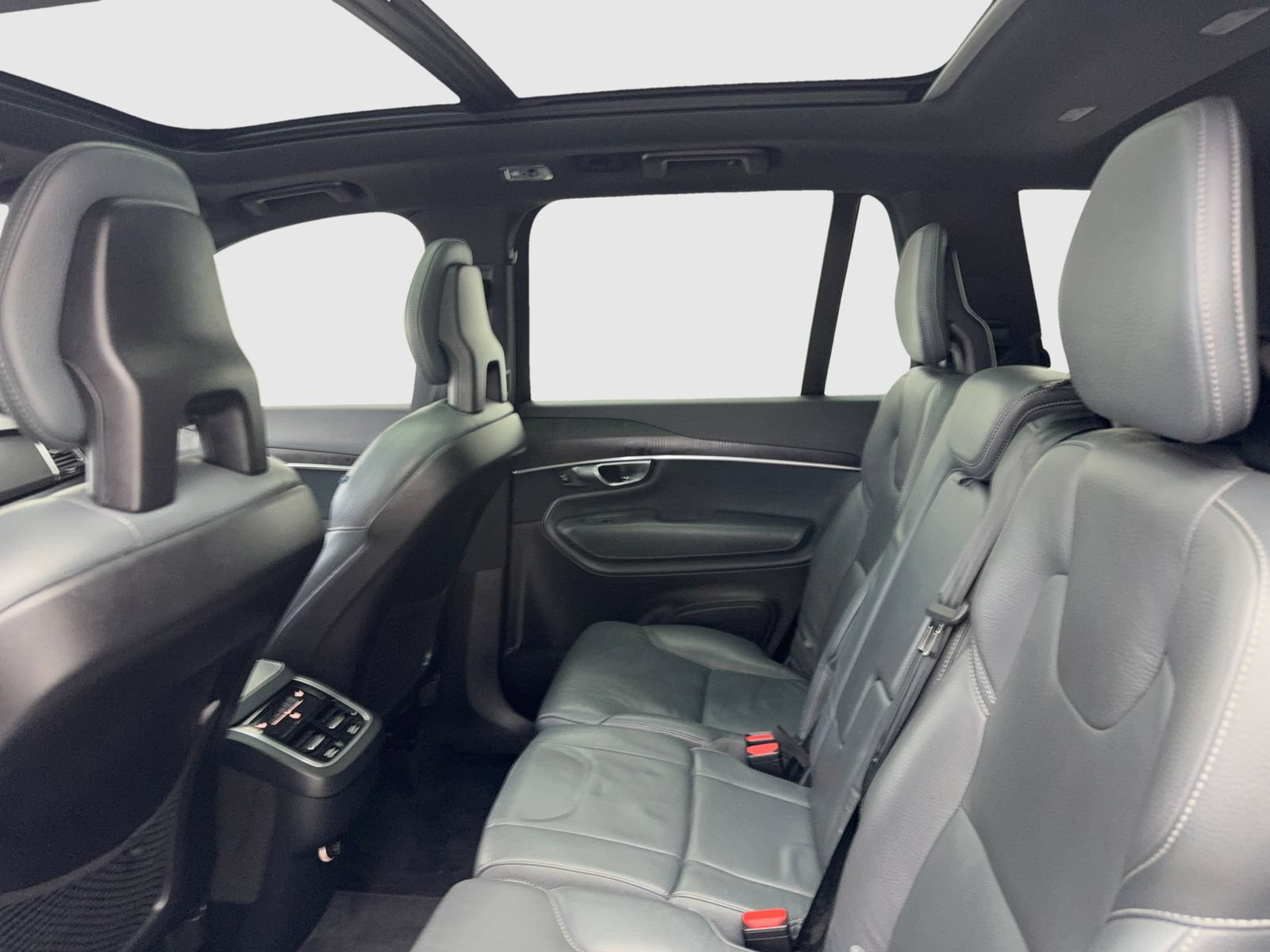 Used 2020 Volvo XC90 T6 Momentum w/ Protection Package Premier AWD/4WD image 39