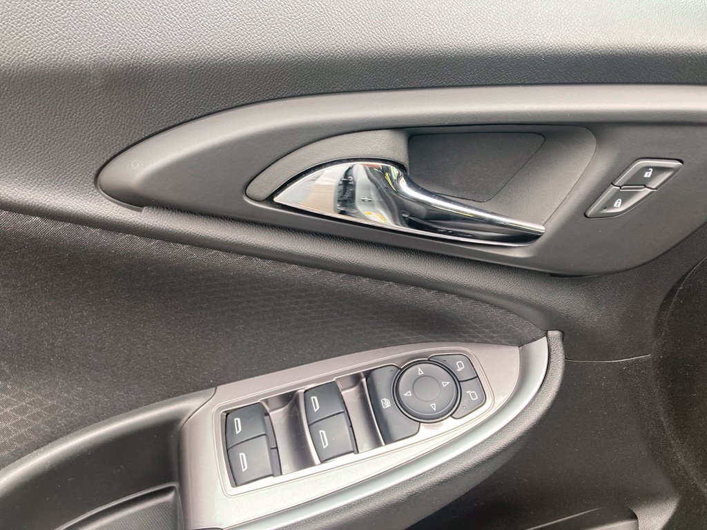 Certified 2024 Chevrolet Malibu RS FWD image 17