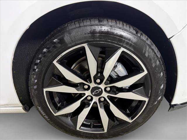Used 2021 Chevrolet Malibu RS FWD image 11