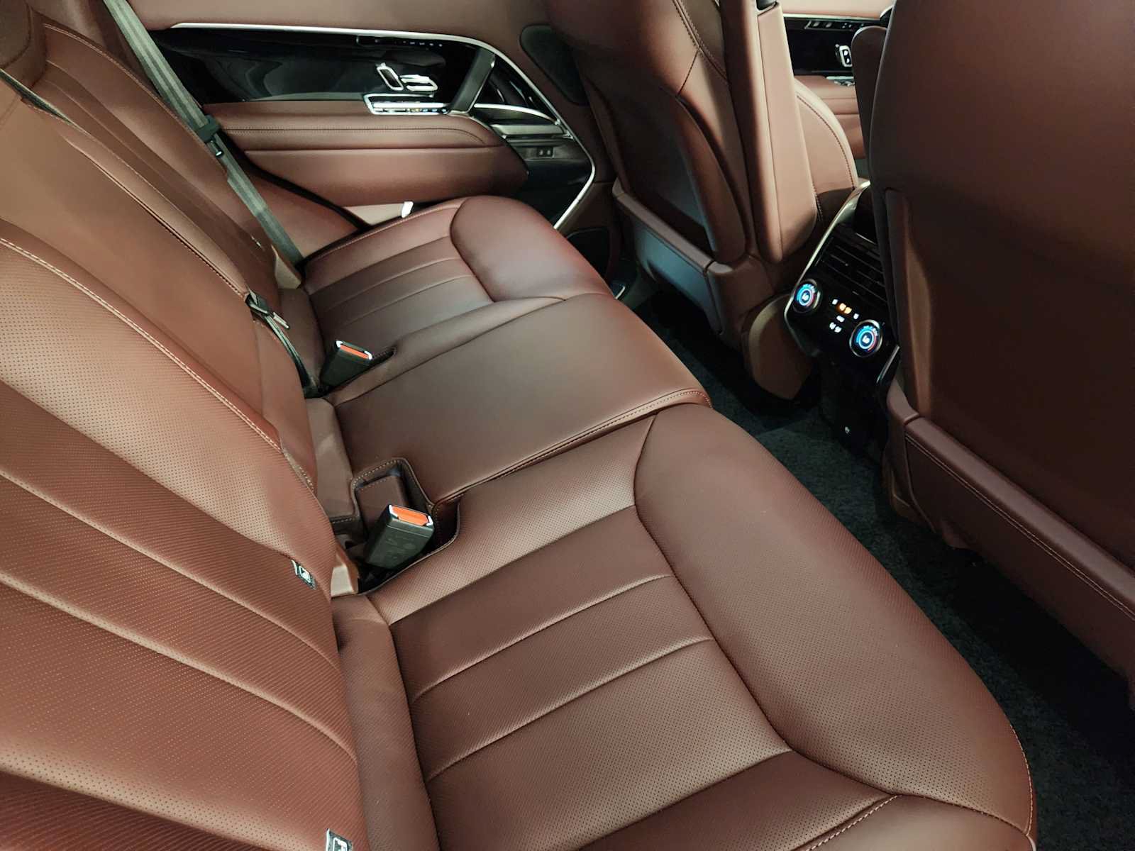 New 2026 Land Rover Range Rover SE AWD/4WD image 30