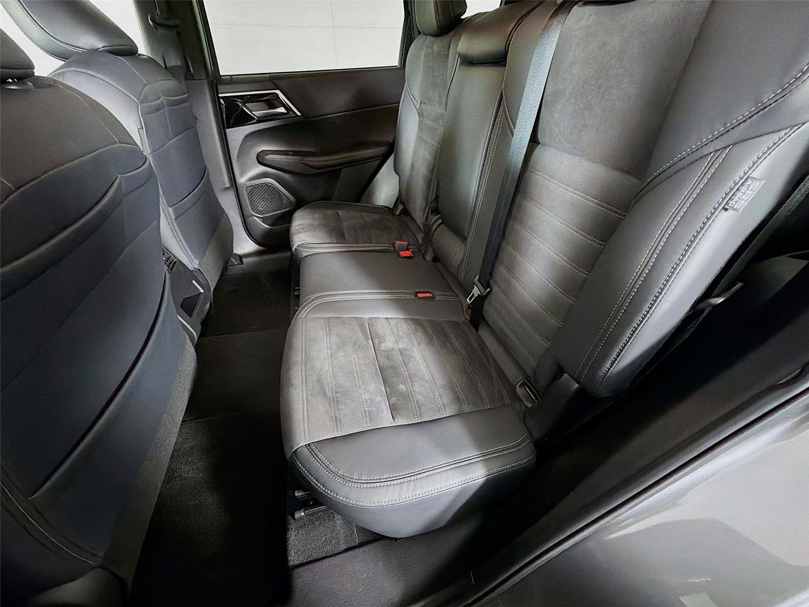 Used 2023 Mitsubishi Outlander SE AWD/4WD image 22