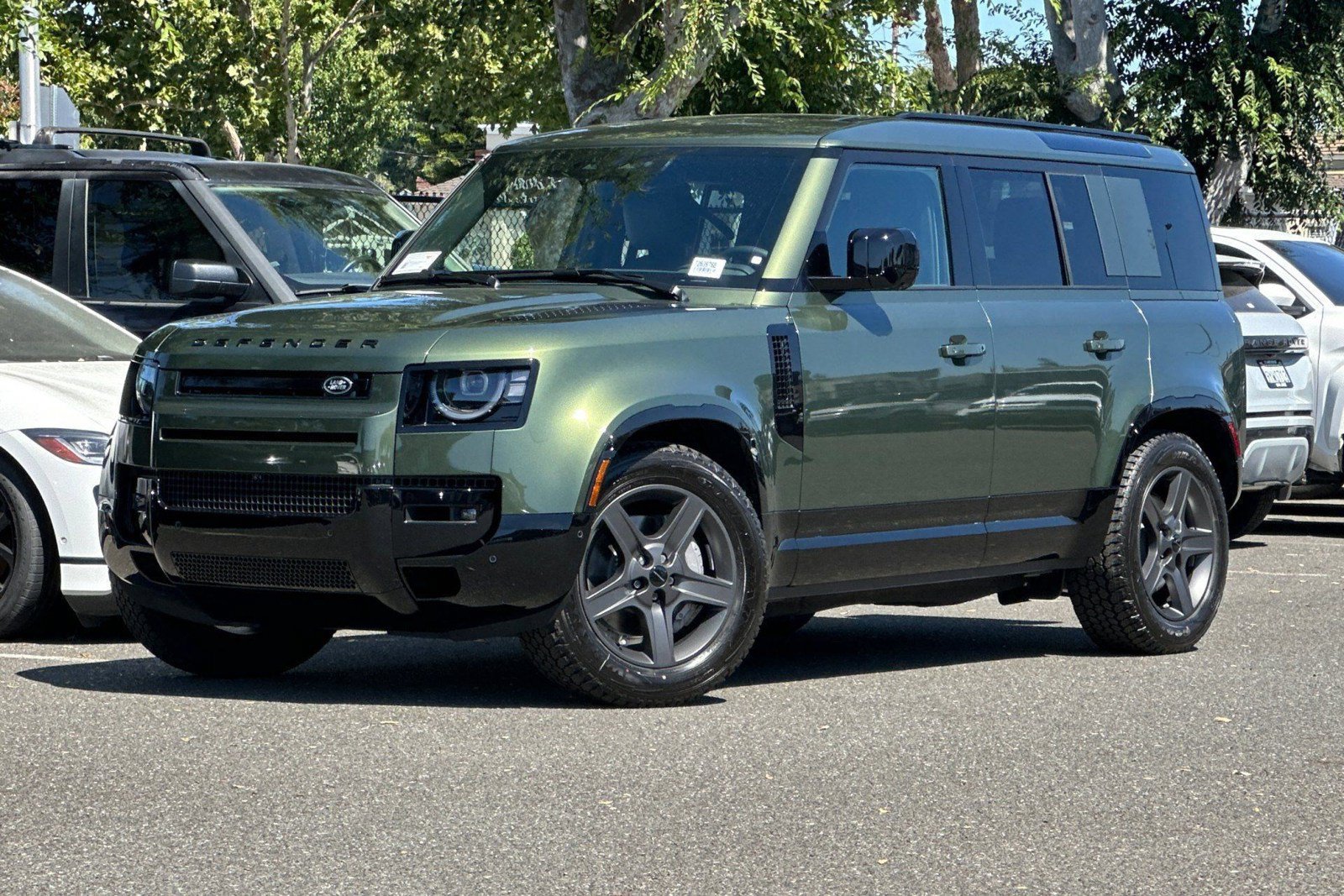 New 2026 Land Rover Defender 110 X-Dynamic SE