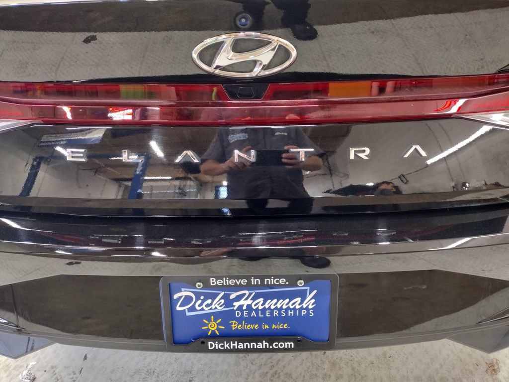 Certified 2023 Hyundai Elantra SEL w/ Preferred Accessory Package FWD image 15