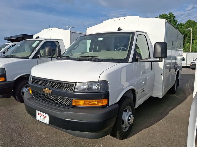 New 2024 Chevrolet Express 4500 w/ Driver Convenience Package