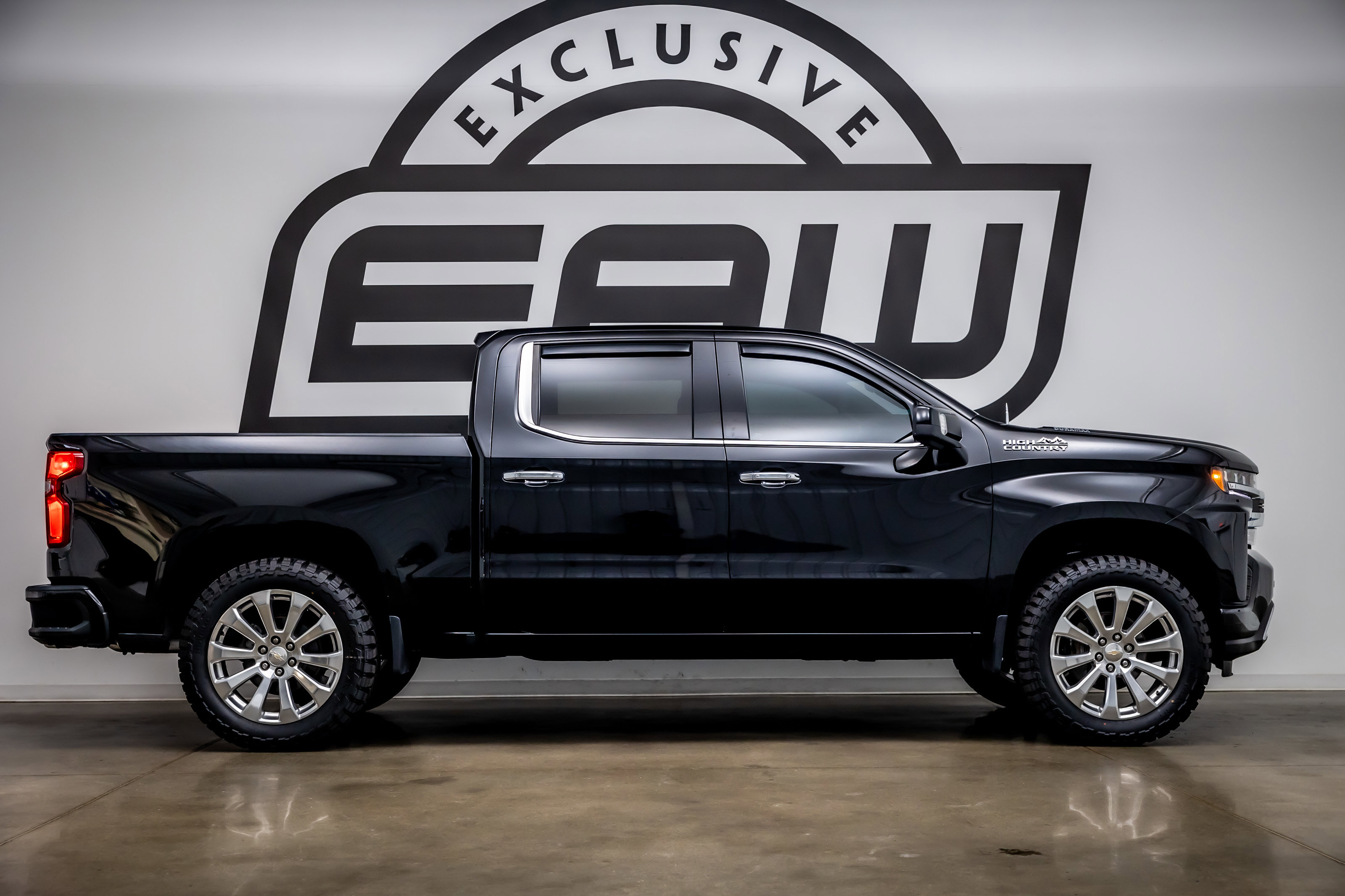 Used 2021 Chevrolet Silverado 1500 High Country w/ Technology Package image 8