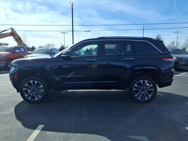 Used 2023 Jeep Grand Cherokee Overland image 4