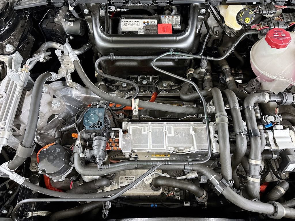 Used 2023 Mercedes-Benz EQB 300 4MATIC image 27