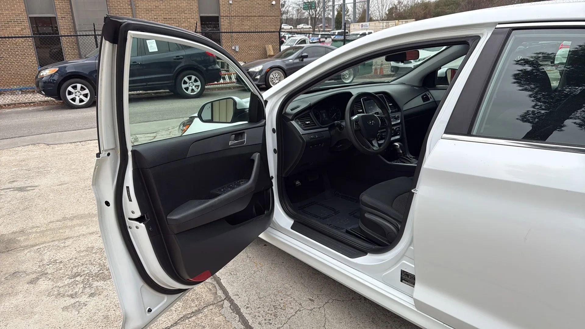 Used 2019 Hyundai Sonata SE image 16