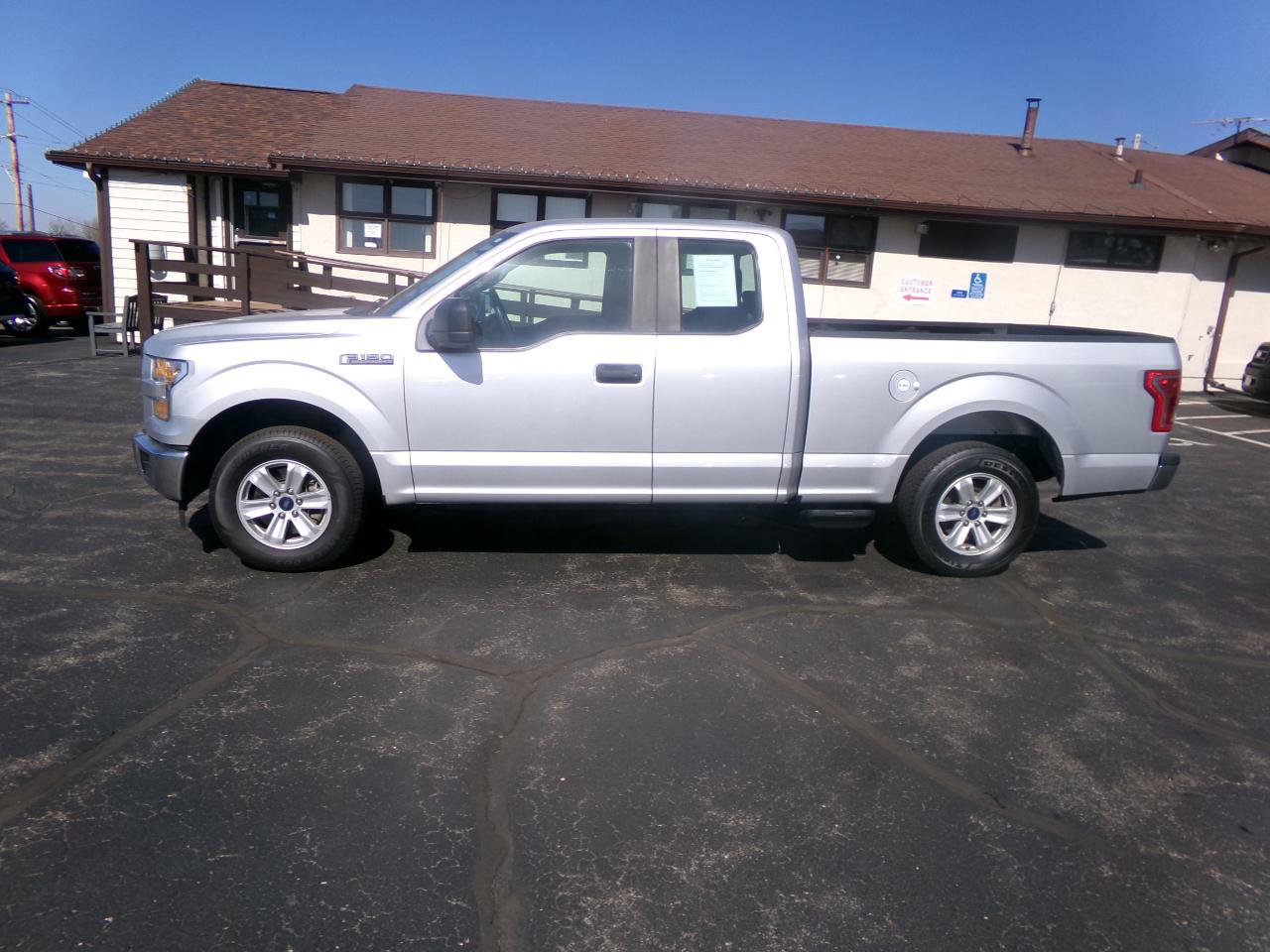 Used 2017 Ford F150 XL w/ Equipment Group 101A Mid RWD image 7