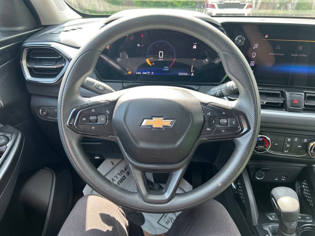 Used 2024 Chevrolet TrailBlazer LS w/ LS Convenience Package AWD/4WD image 19