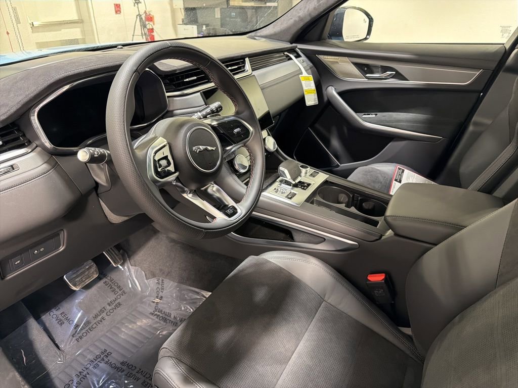 New 2026 Jaguar F-PACE SVR image 10