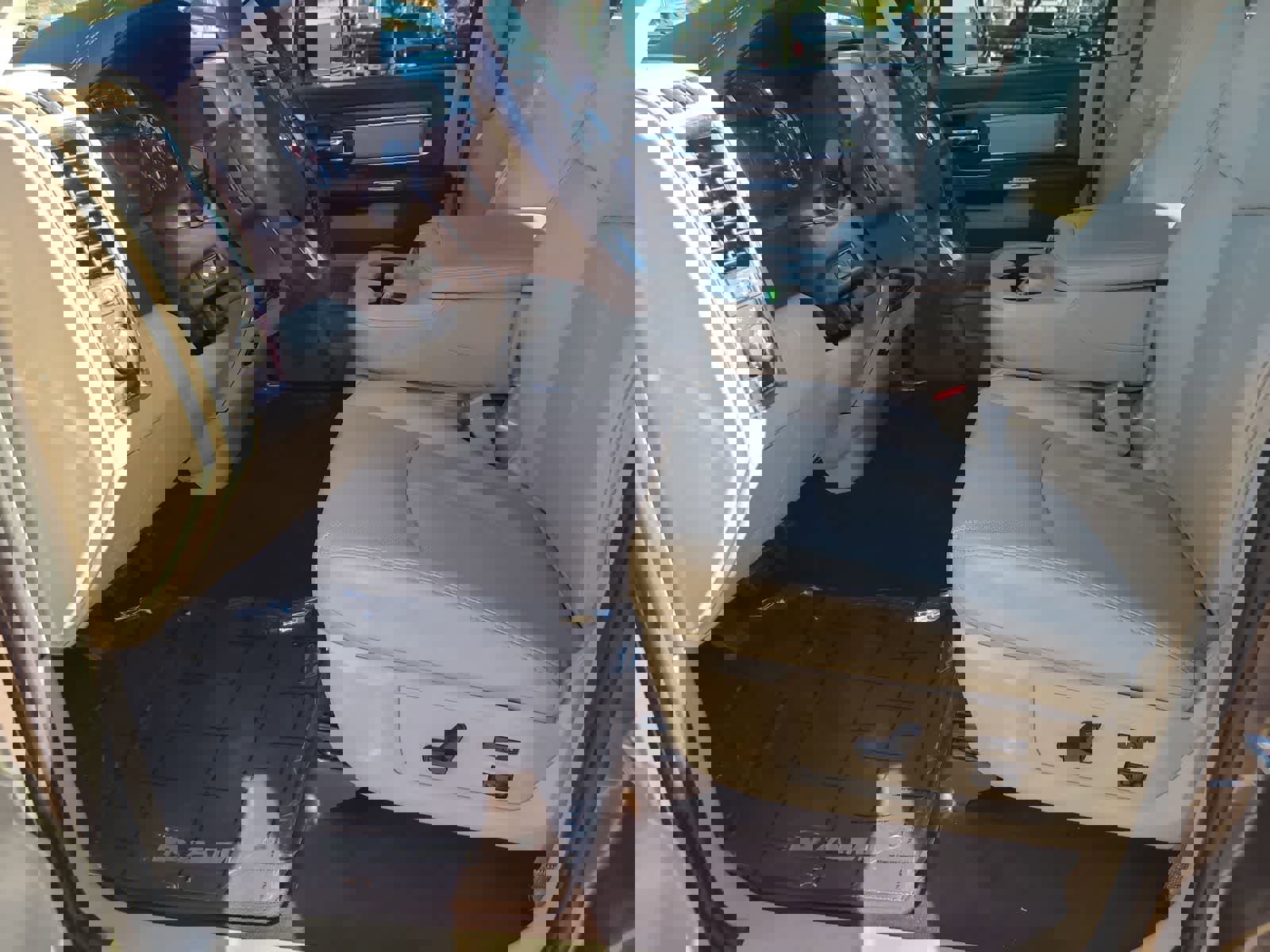 Used 2018 RAM 1500 Laramie w/ Convenience Group image 19