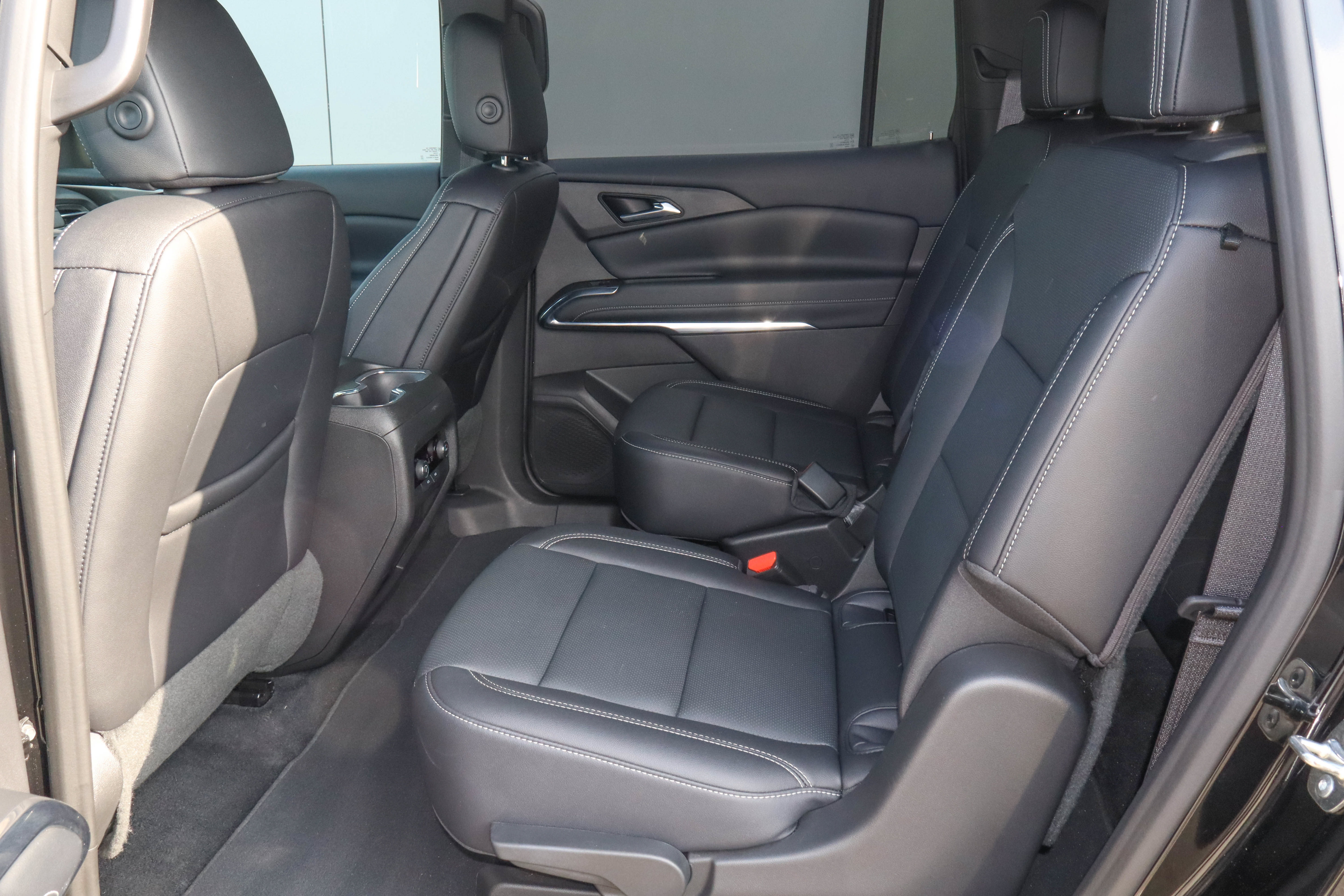 Used 2026 Chevrolet Traverse LT AWD/4WD image 8