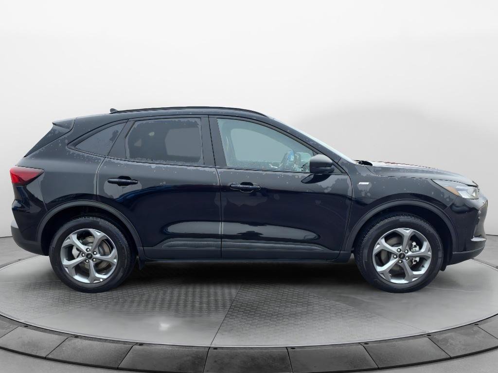 Used 2025 Ford Escape ST-Line image 6