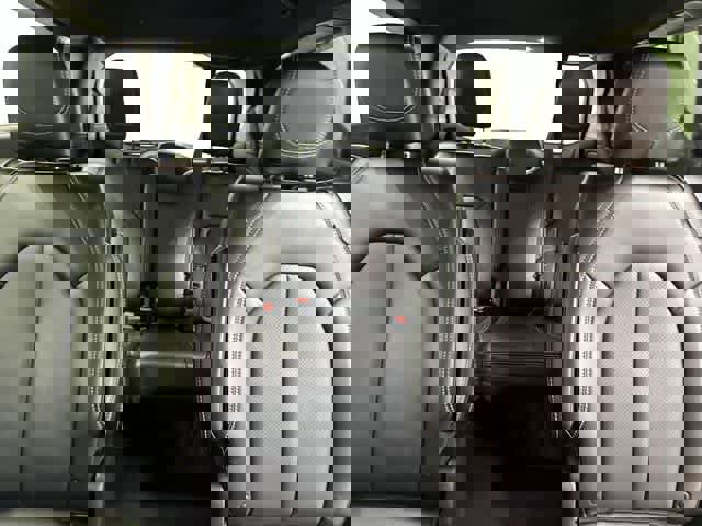 Used 2025 Chrysler Pacifica Select image 14