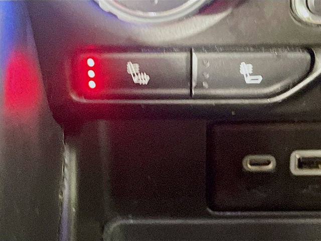 Used 2022 Chevrolet Suburban LT AWD/4WD image 21