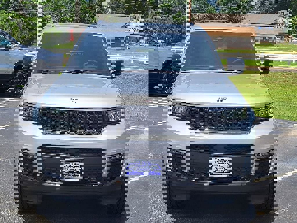 New 2025 Jeep Grand Cherokee L Limited w/ Luxury Tech Group II image 2