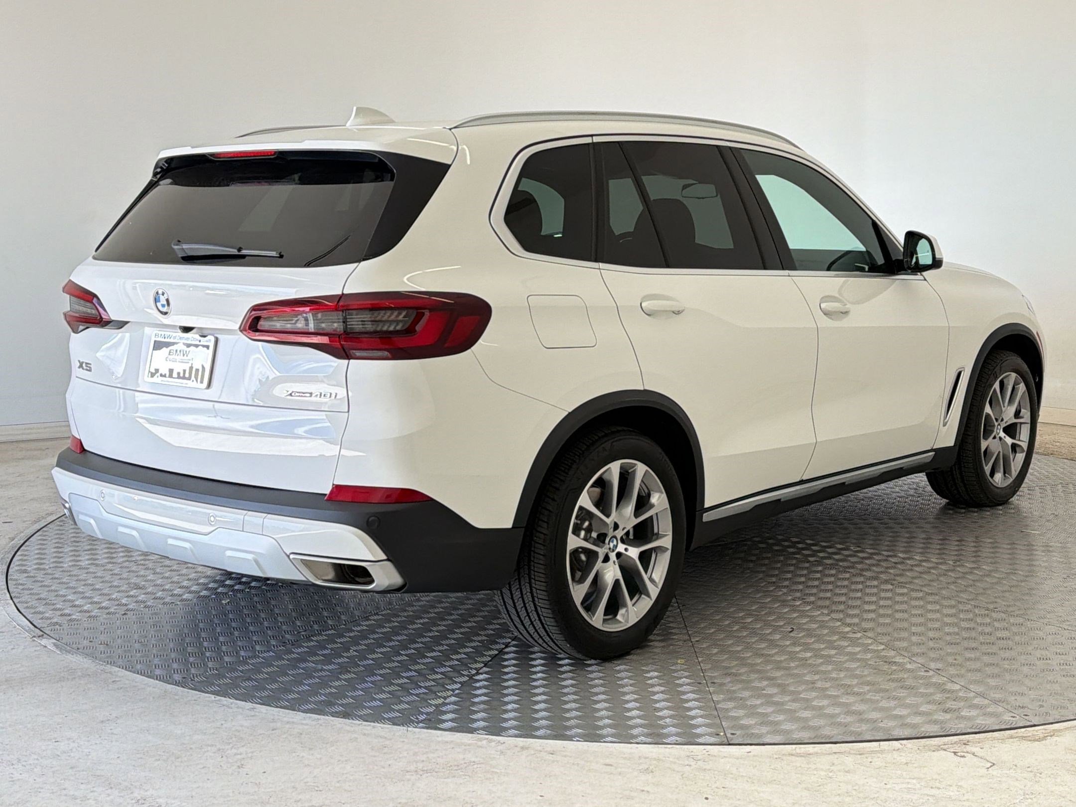 Certified 2023 BMW X5 xDrive40i w/ Premium Package AWD/4WD image 9