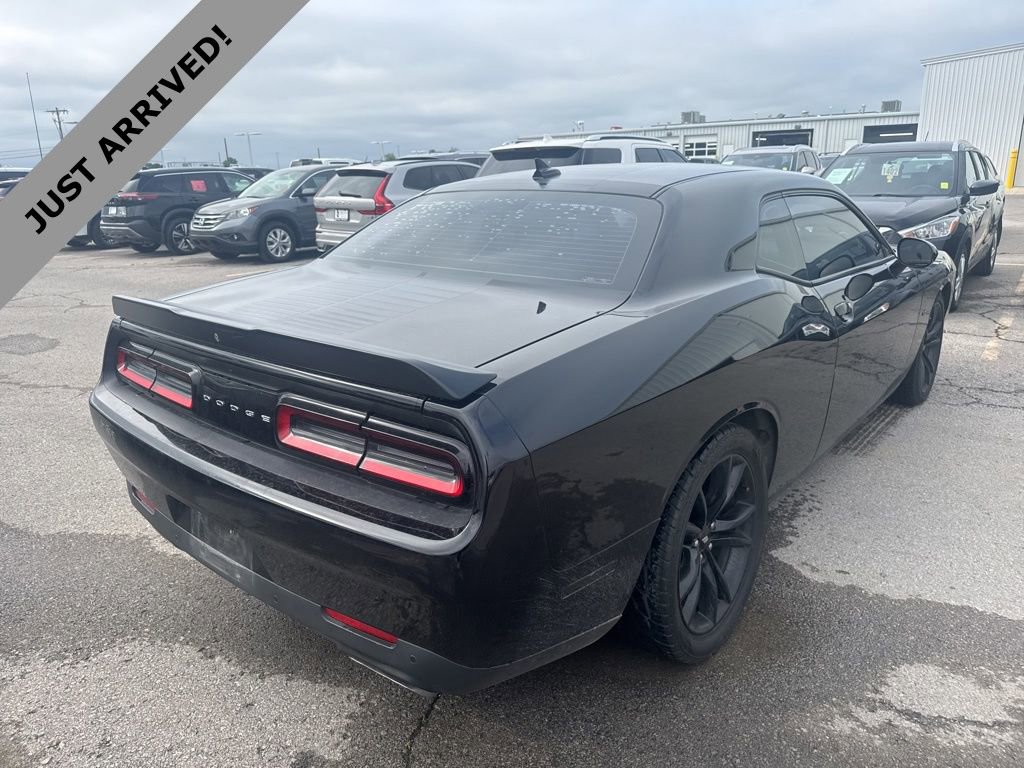 Used 2018 Dodge Challenger R/T w/ Blacktop Package RWD image 5