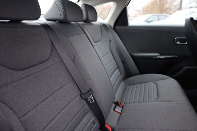 Used 2025 Kia K4 EX image 33