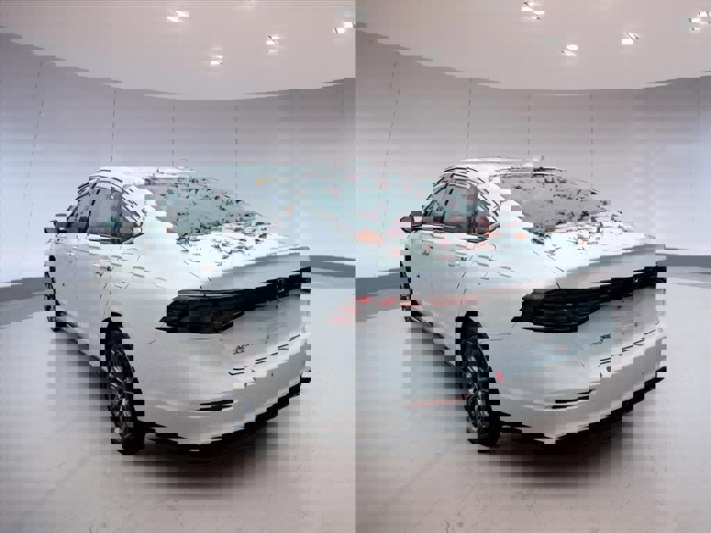 Used 2024 Honda Accord EX image 3