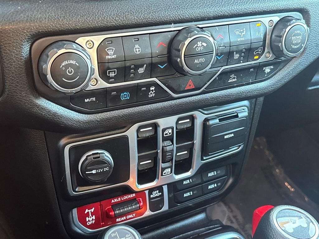 Used 2024 Jeep Wrangler Unlimited image 24