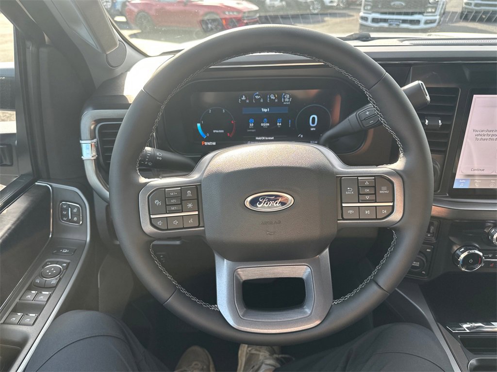 New 2026 Ford F250 Lariat w/ Black Appearance Package image 20