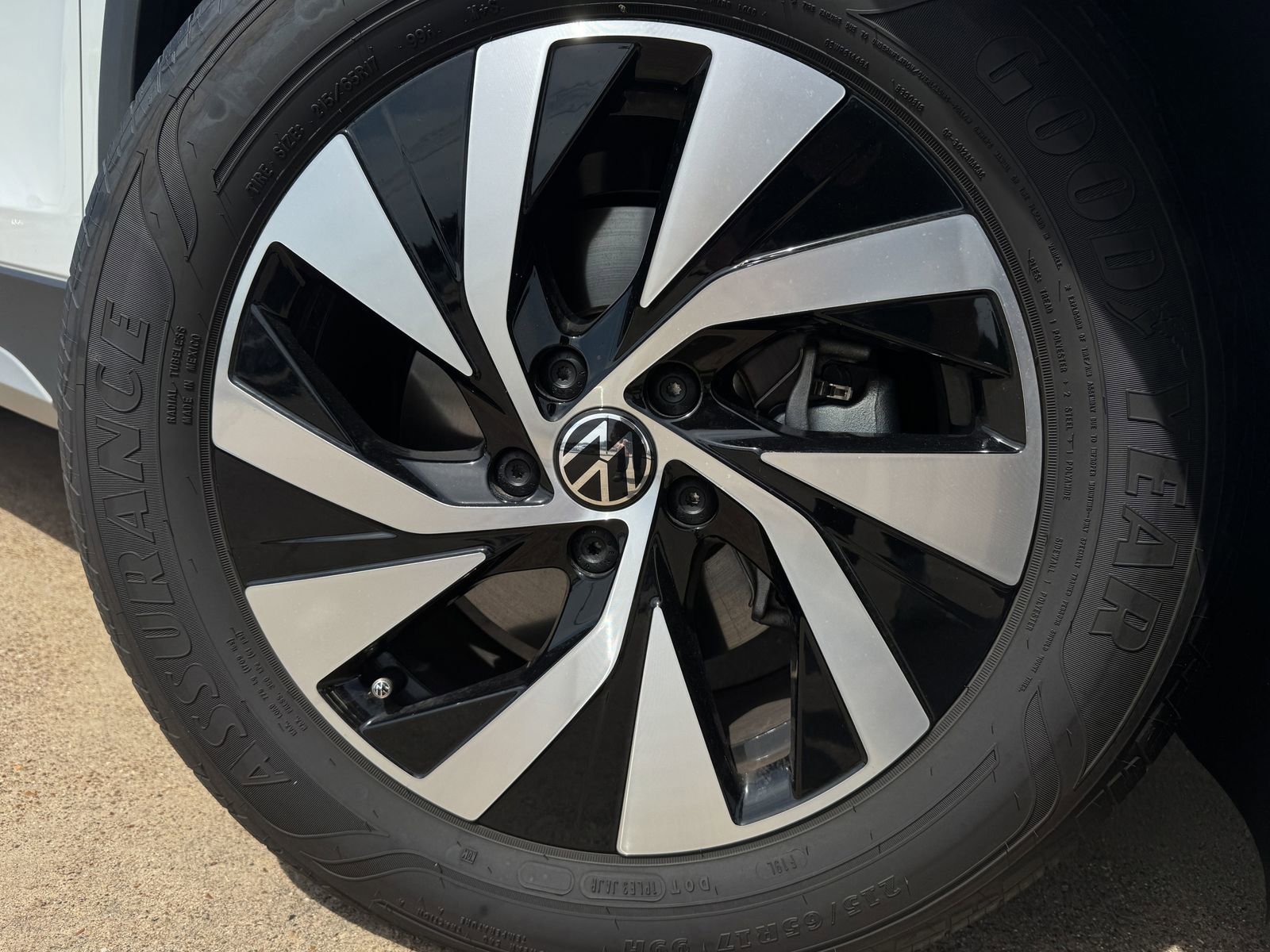 New 2026 Volkswagen Tiguan S FWD image 11