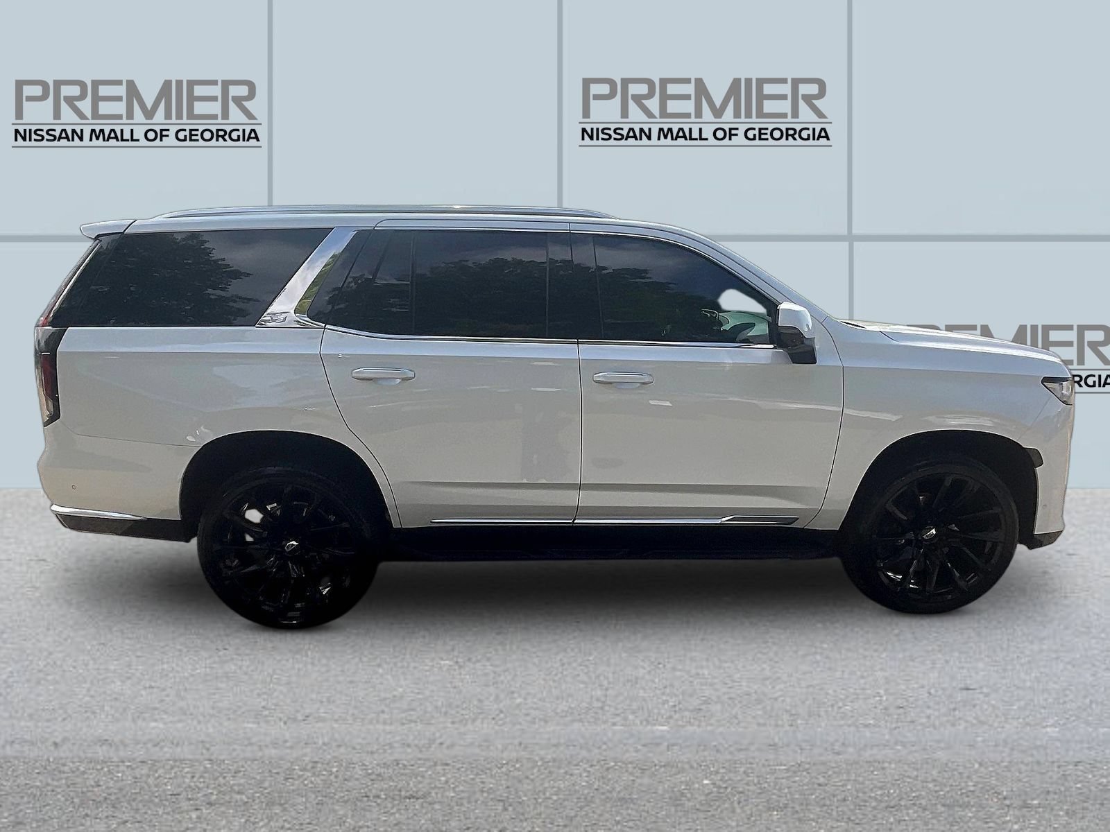 Used 2023 Cadillac Escalade Premium Luxury AWD/4WD image 8