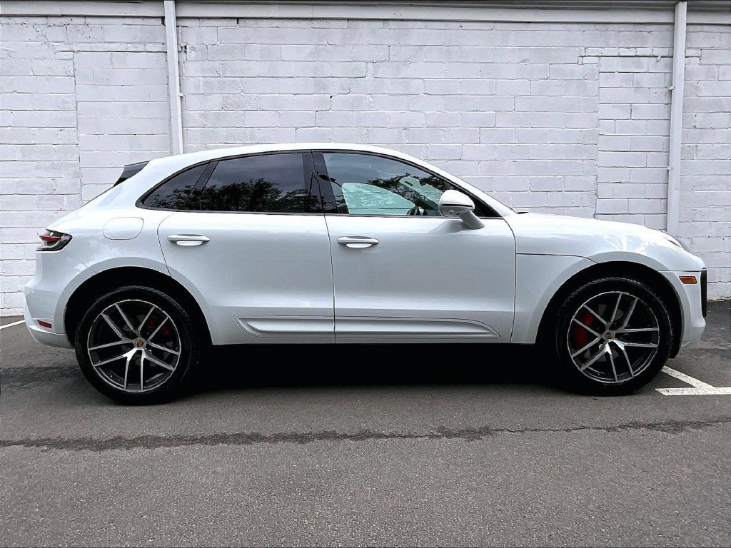 Certified 2023 Porsche Macan S AWD/4WD image 6