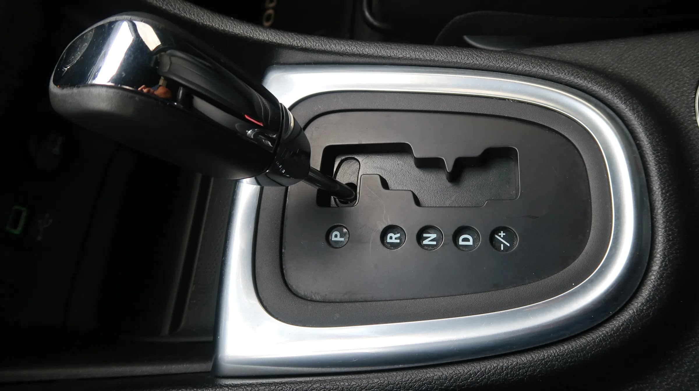Used 2014 Dodge Avenger SXT FWD image 32