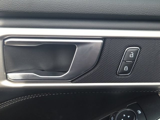 Used 2024 Ford Explorer XLT AWD/4WD image 23