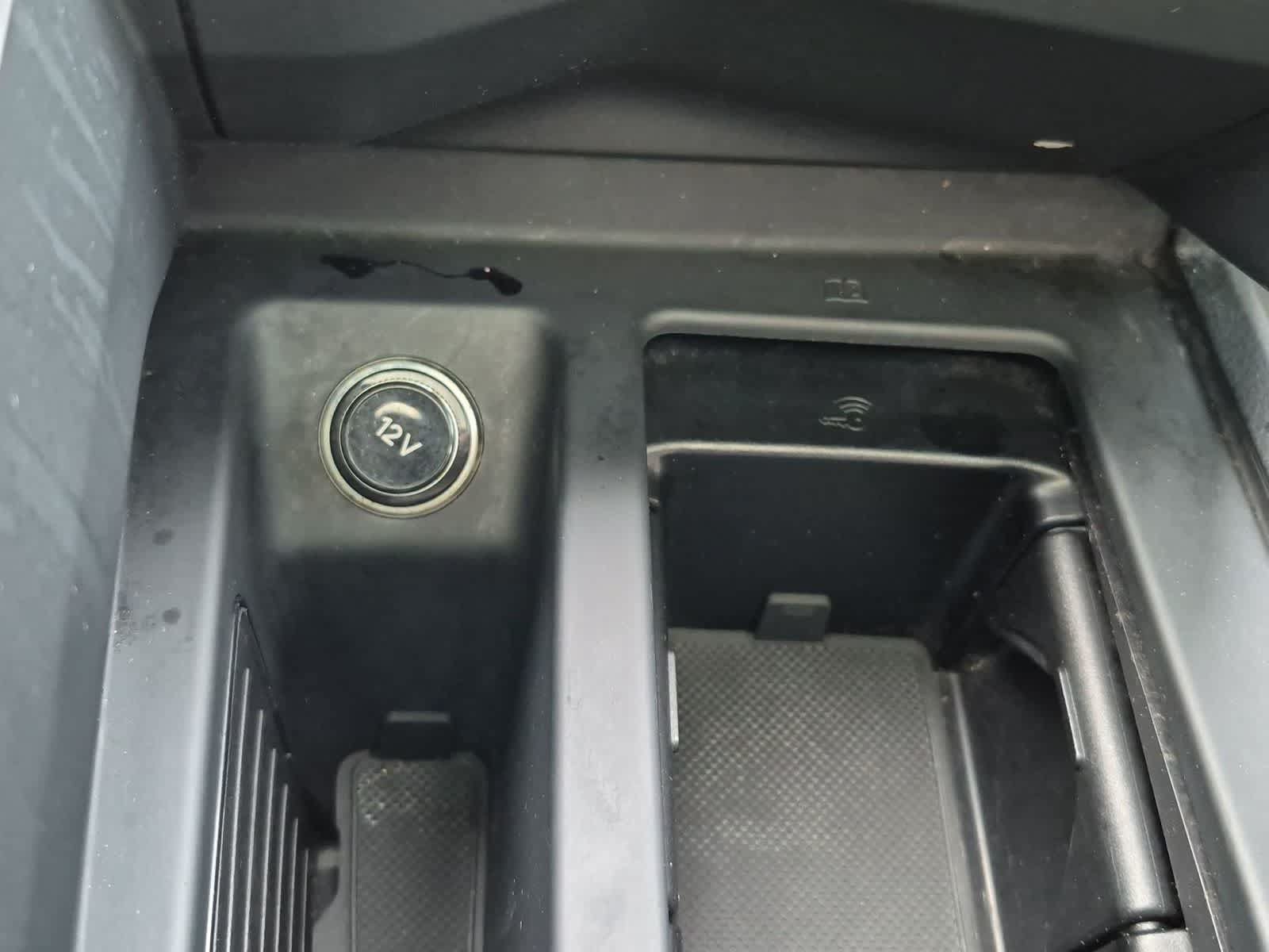 Used 2019 Audi e-tron Premium Plus AWD/4WD image 32