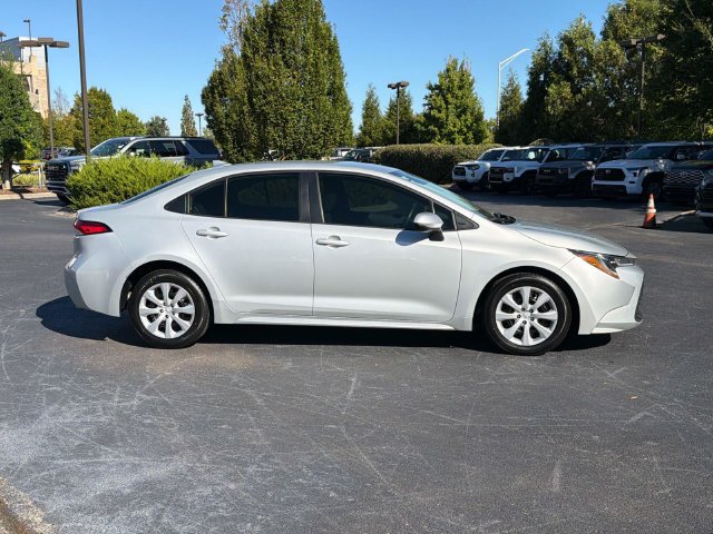 Used 2024 Toyota Corolla LE FWD image 3