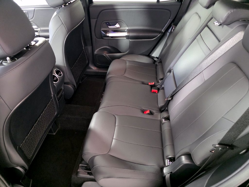 Certified 2025 Mercedes-Benz GLB 250 image 13