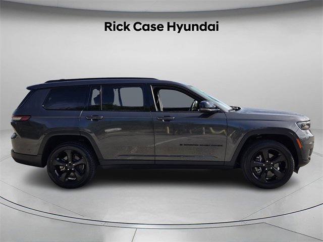 Used 2022 Jeep Grand Cherokee L Laredo image 4