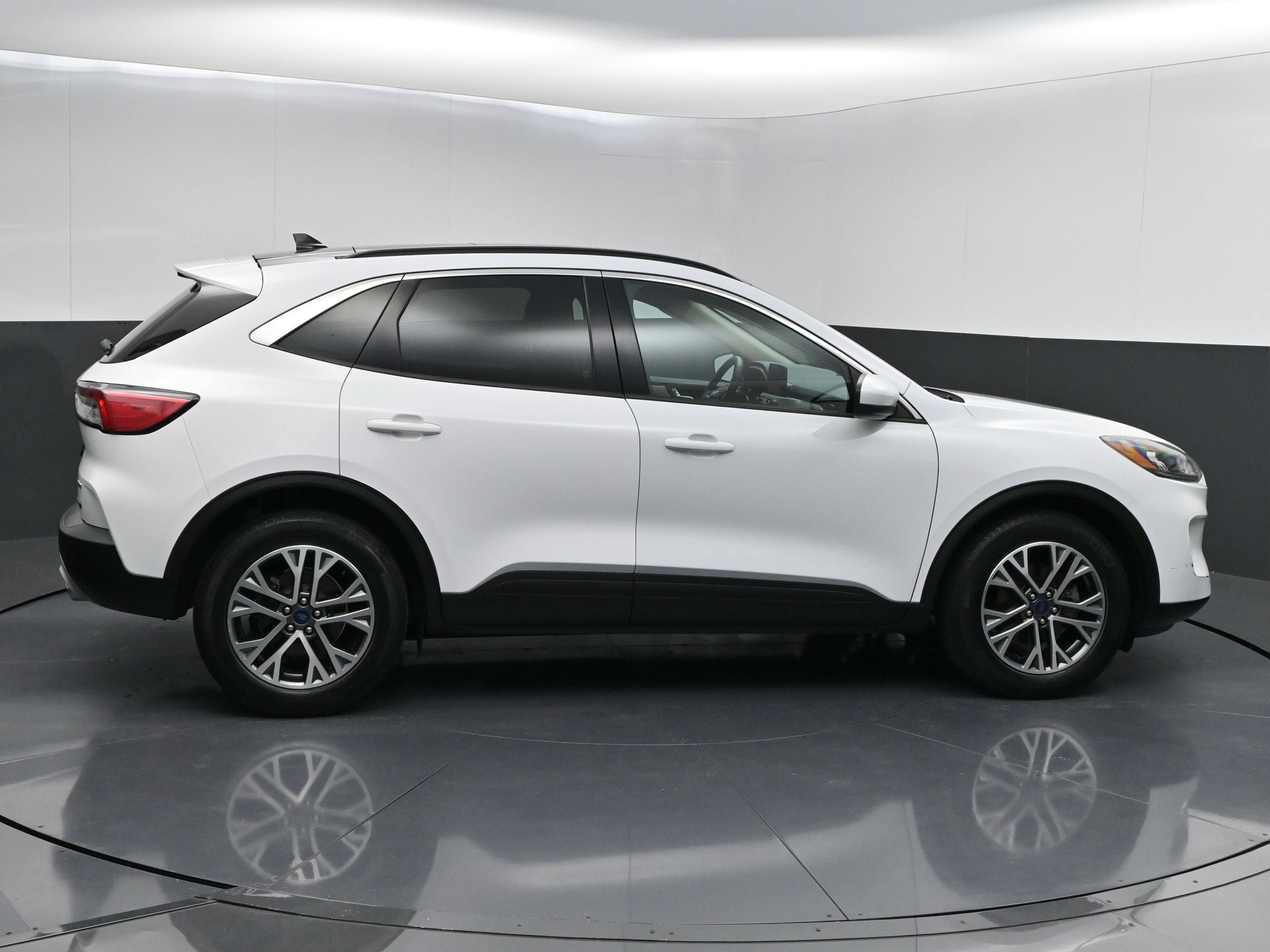 Used 2020 Ford Escape SEL AWD/4WD image 9