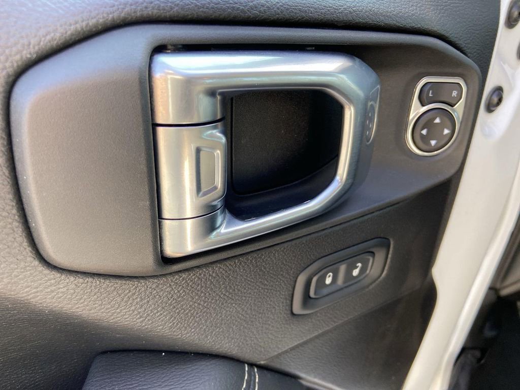 Used 2023 Jeep Gladiator Overland image 23