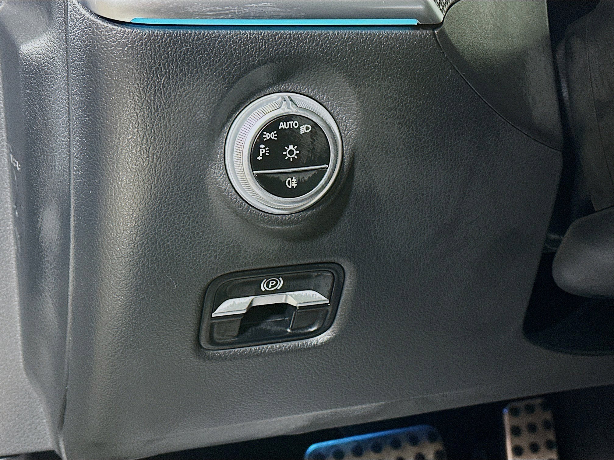 Certified 2024 Mercedes-Benz CLE 300 4MATIC Coupe image 10