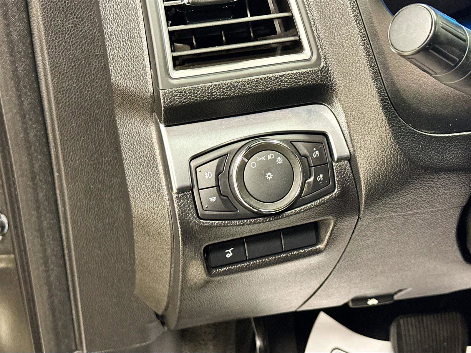 Used 2017 Ford Explorer Limited FWD image 10