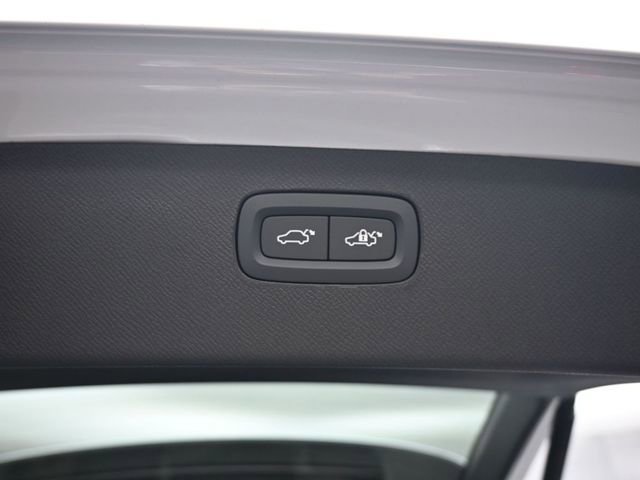 New 2026 Volvo XC90 B6 Plus w/ Protection Package Premier image 33