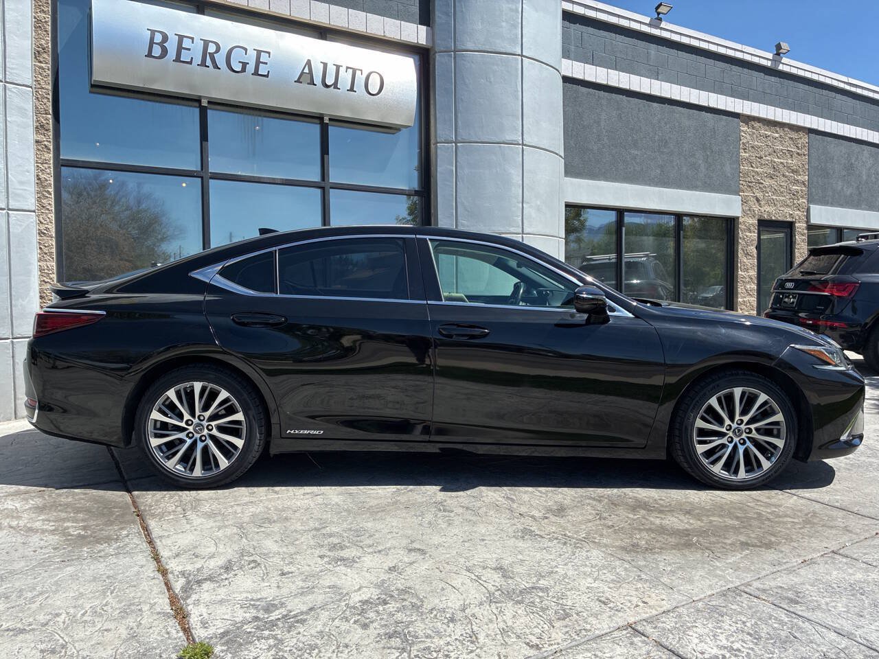 Used 2020 Lexus ES 300h w/ Premium Package FWD image 6