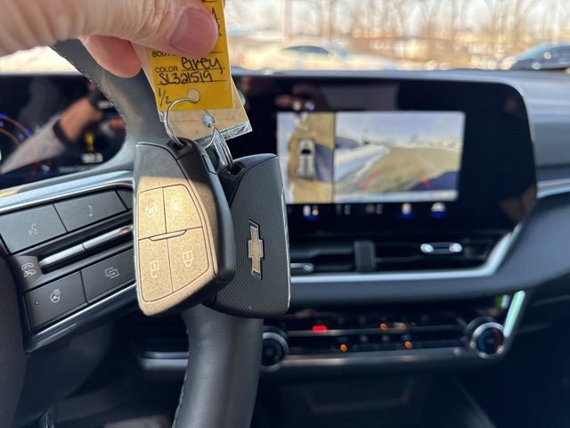 Used 2025 Chevrolet Equinox LT w/ Safety and Technology Package image 42