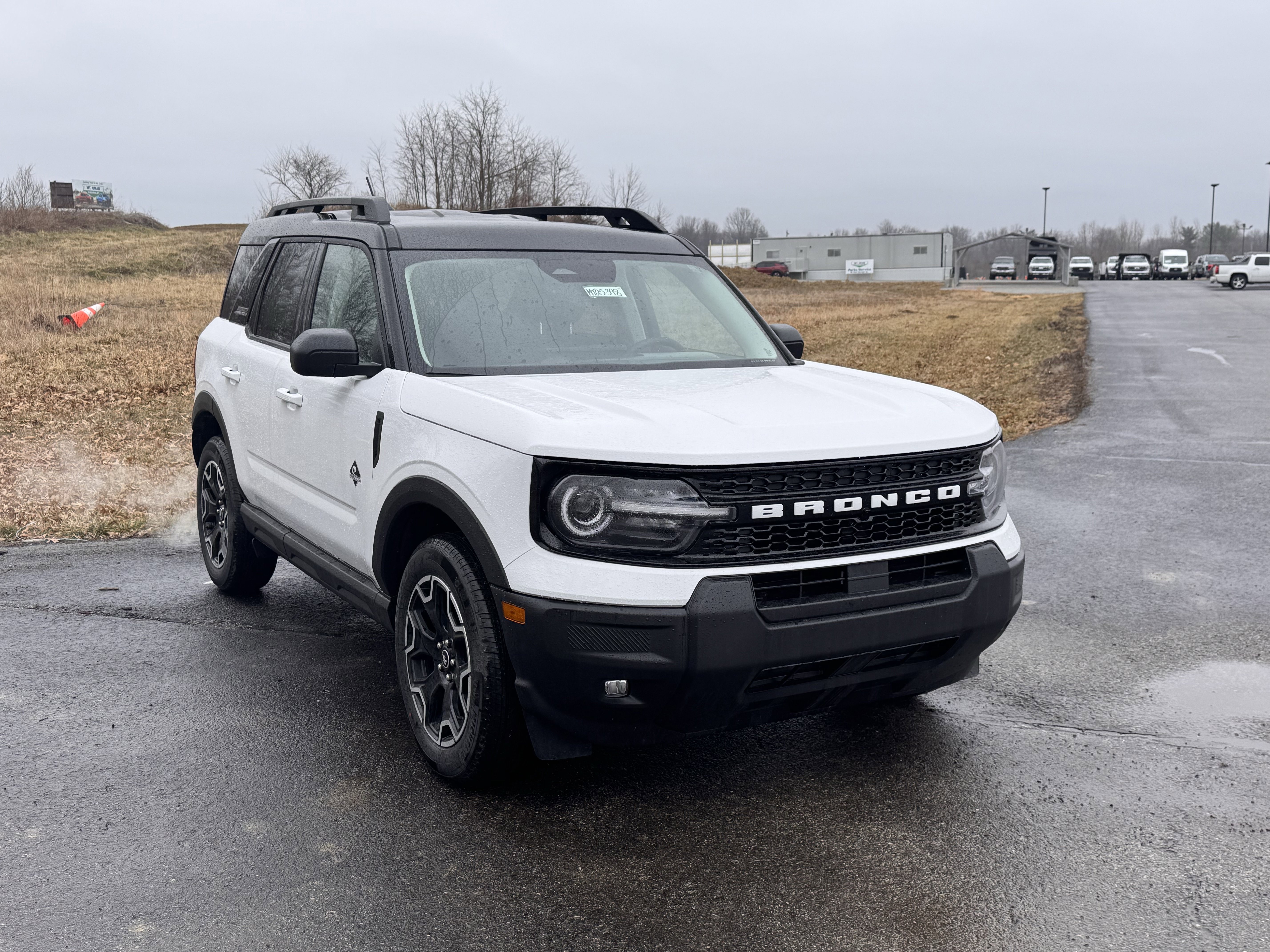 New 2025 Ford Bronco Sport Outer Banks image 2