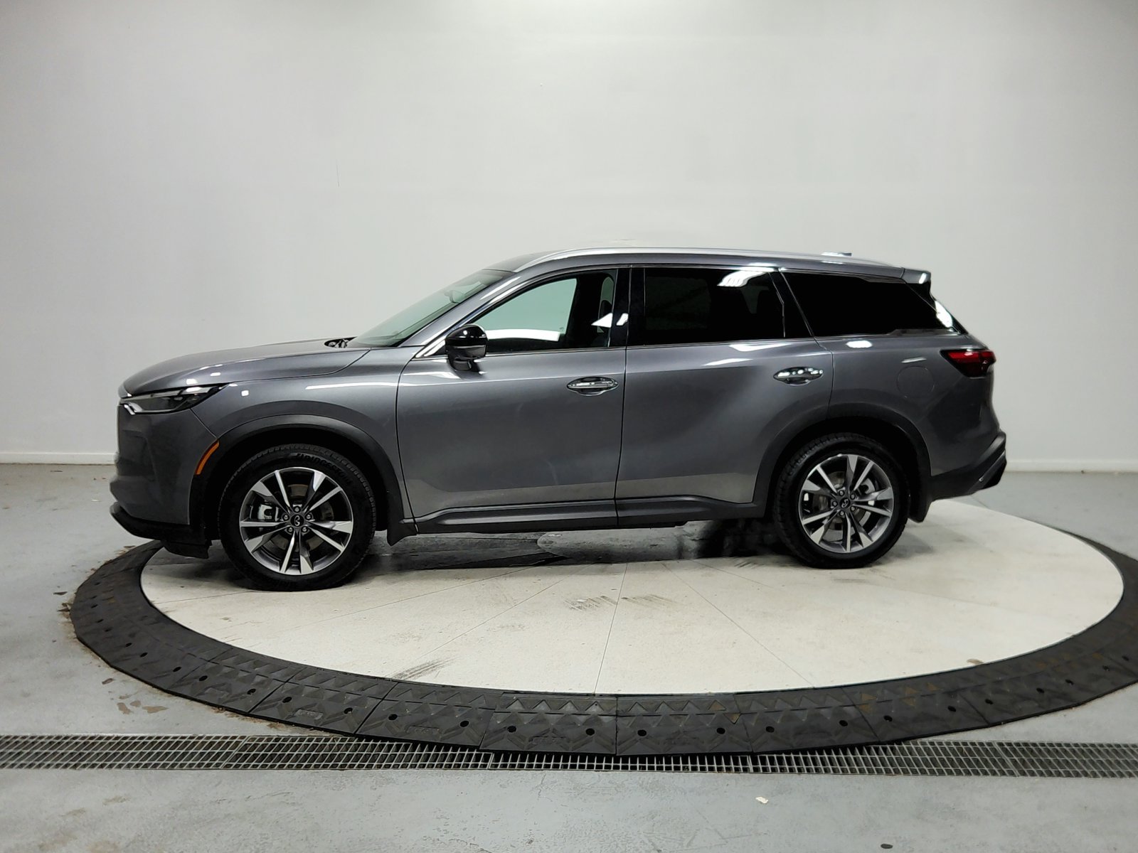 Used 2023 INFINITI QX60 Luxe w/ Cargo Package AWD/4WD image 5