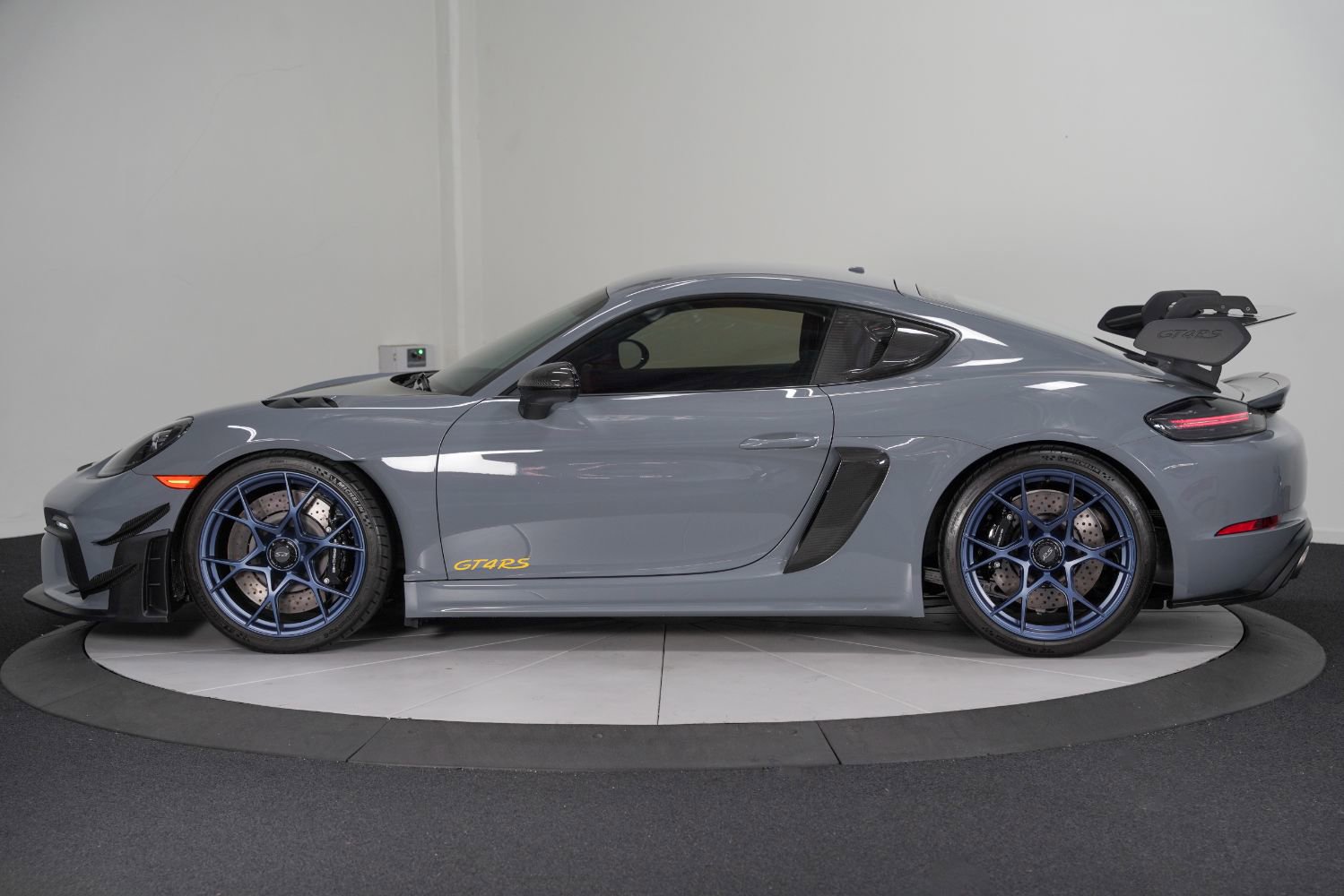 Used 2023 Porsche 718 Cayman GT4 RS RWD image 8