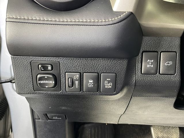 Used 2013 Toyota RAV4 Limited image 14