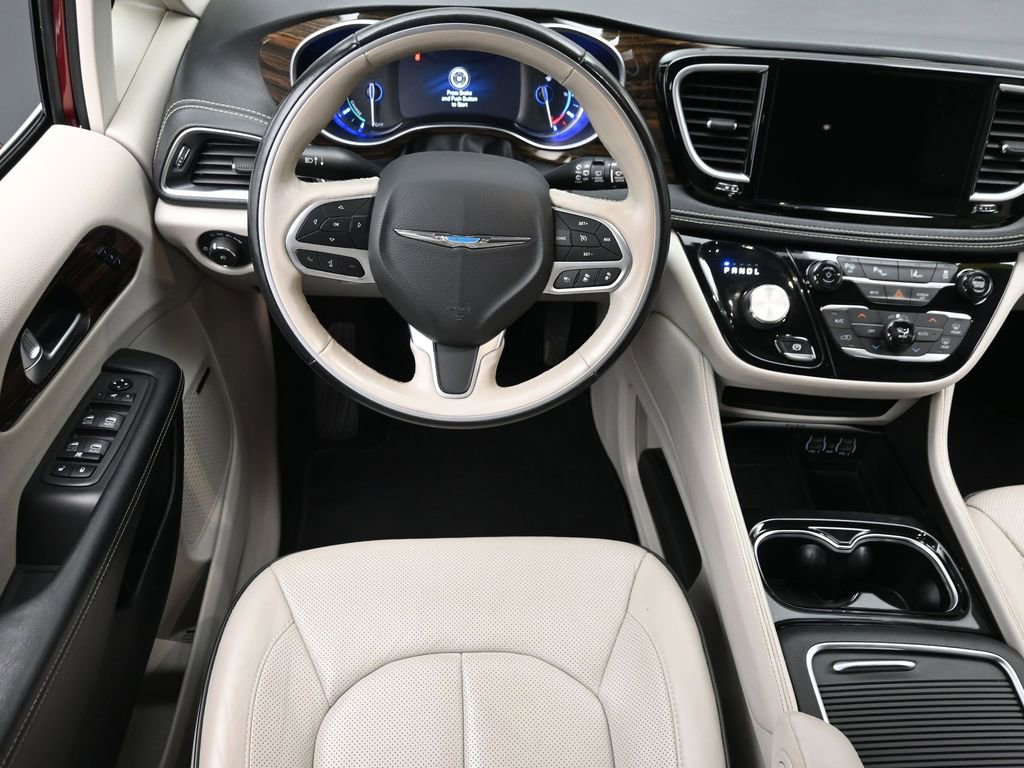 Used 2021 Chrysler Pacifica Limited w/ Premium & Safety Sphere Group image 13